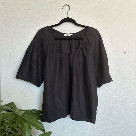 Everlane | The Scoop Top in Linen - Picture 6 of 10